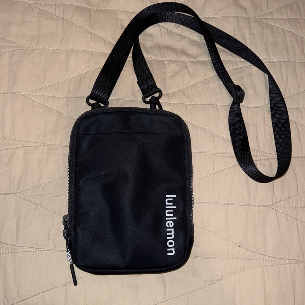 Lululemon Easy Access Crossbody Bag